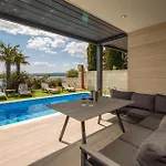 Gorgeous Apartment In Crikvenica With Sauna Appartamento *